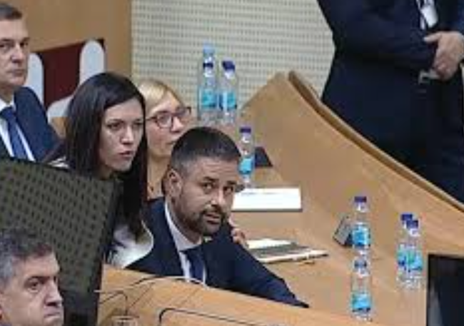 Dodikova desna ruka Vulić: Od krila ministra do toplog poljupca sa Stanivukovićem! Stanivuković pokazao lojalnost SNSD-u 2